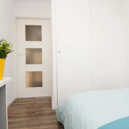 Apartment Blue River - Niedzwiedzia - Pokoj Prywatny, Lazienka Wspolna *